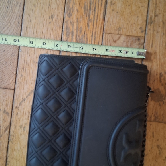 Tory Burch Fleming Convertible Shoulder Bag - Picture 10 of 11